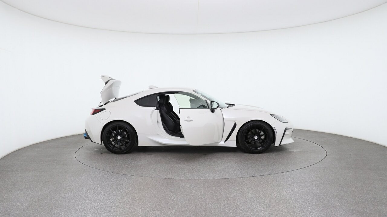 Toyota Gr86 image 4