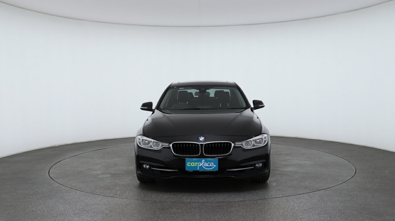 BMW 3 Series image 2