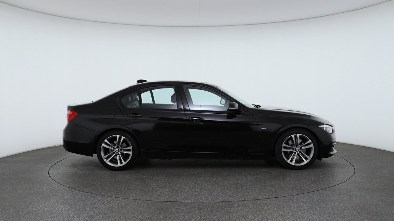 BMW 3 Series image 3