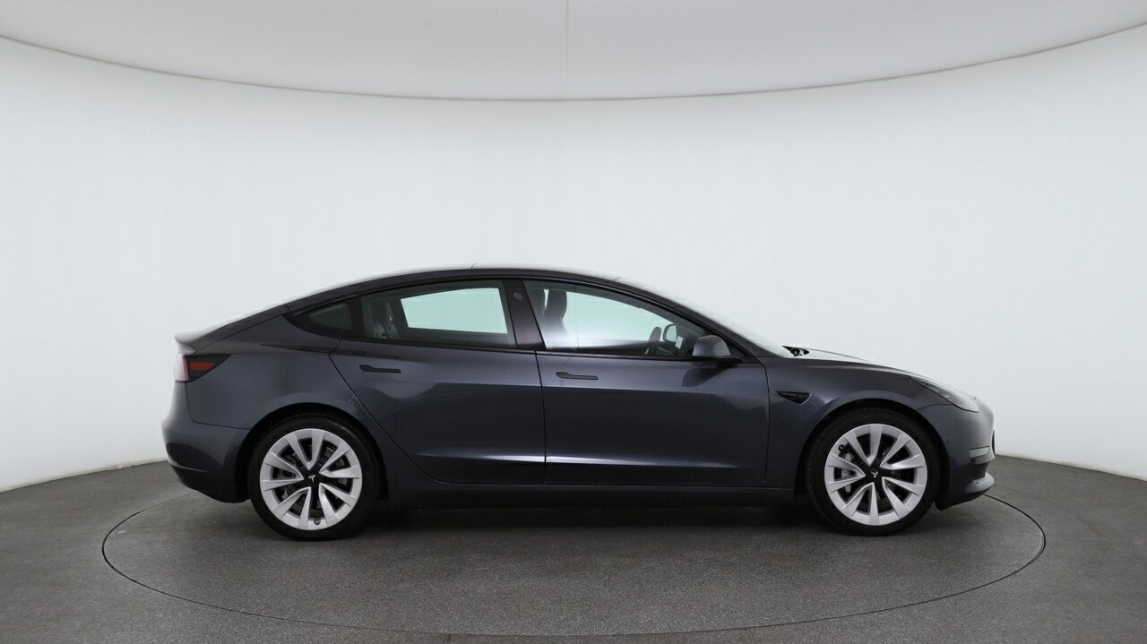 Tesla Model 3 image 3
