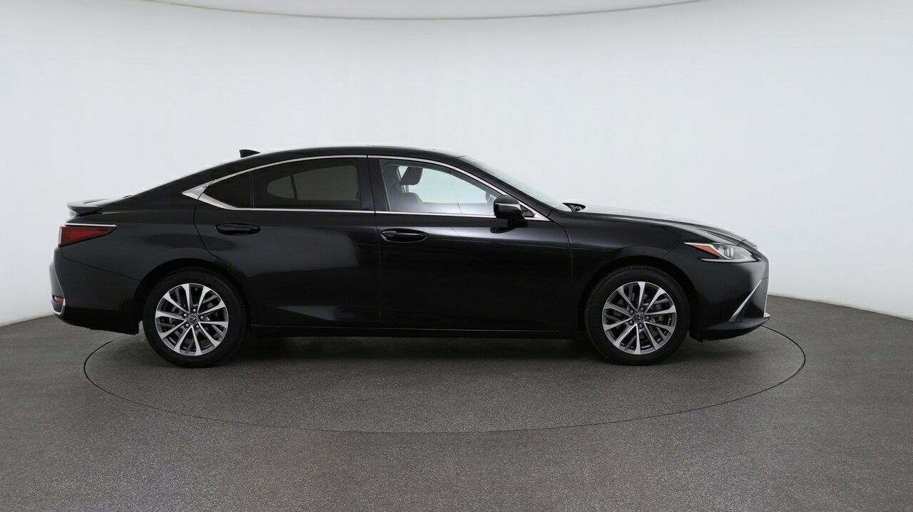 Lexus Es image 4