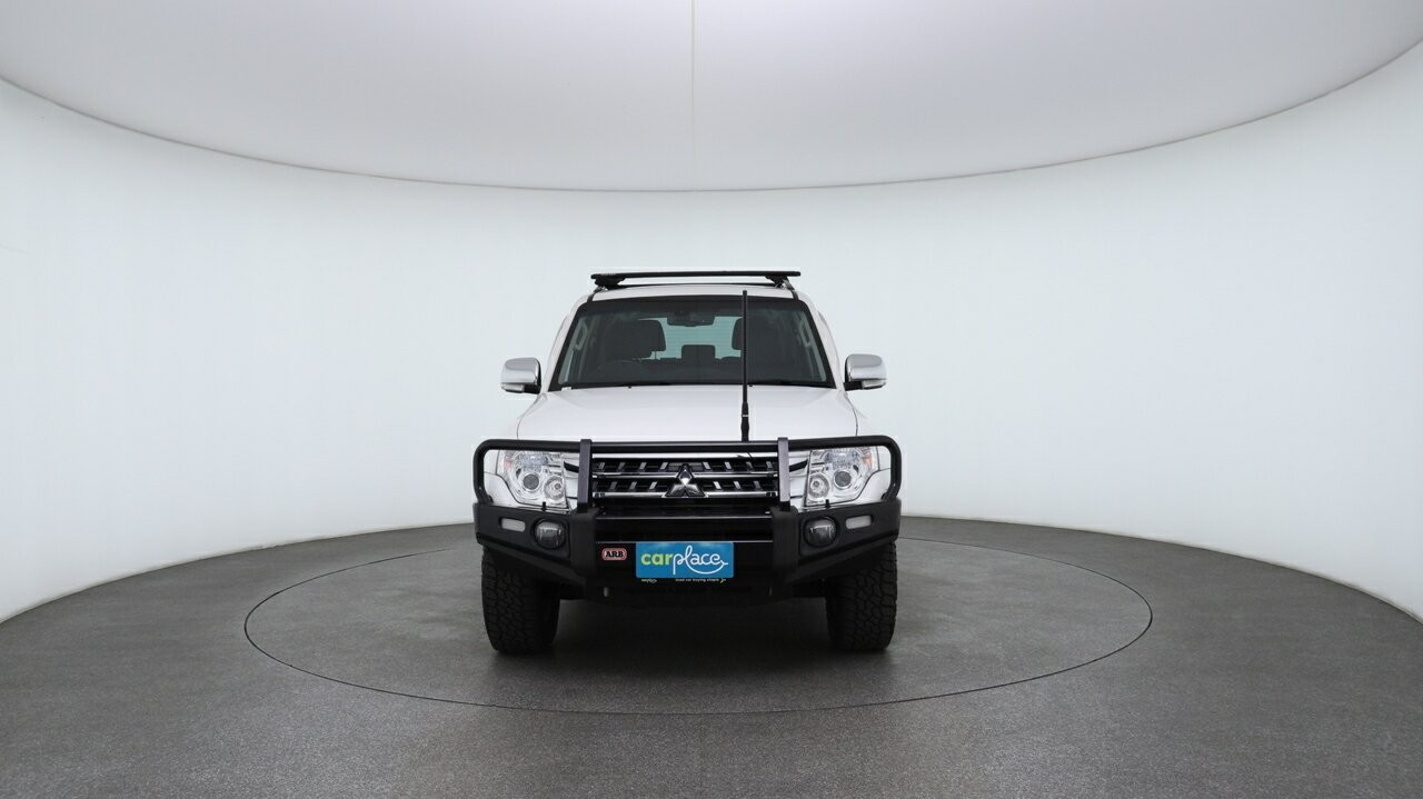 Mitsubishi Pajero image 2