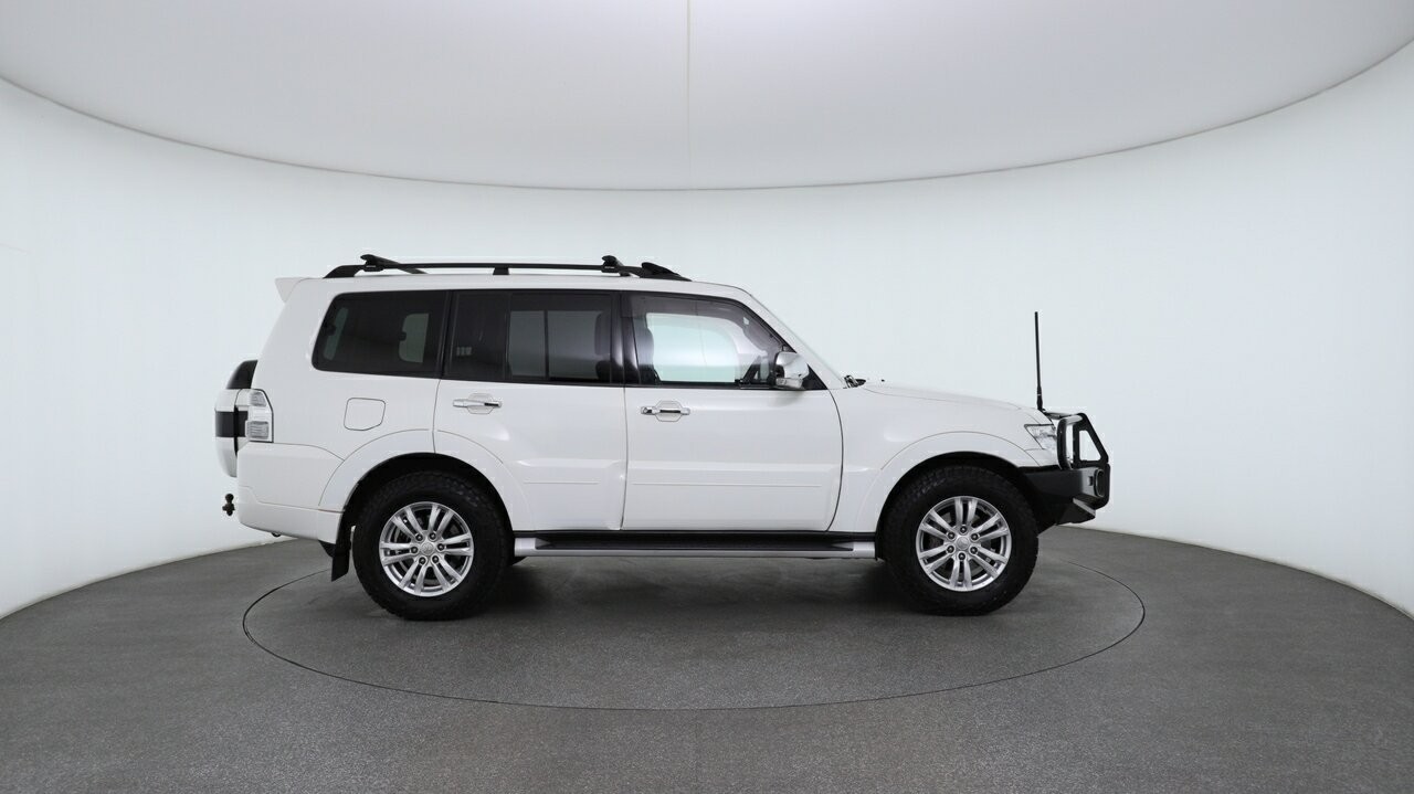 Mitsubishi Pajero image 3
