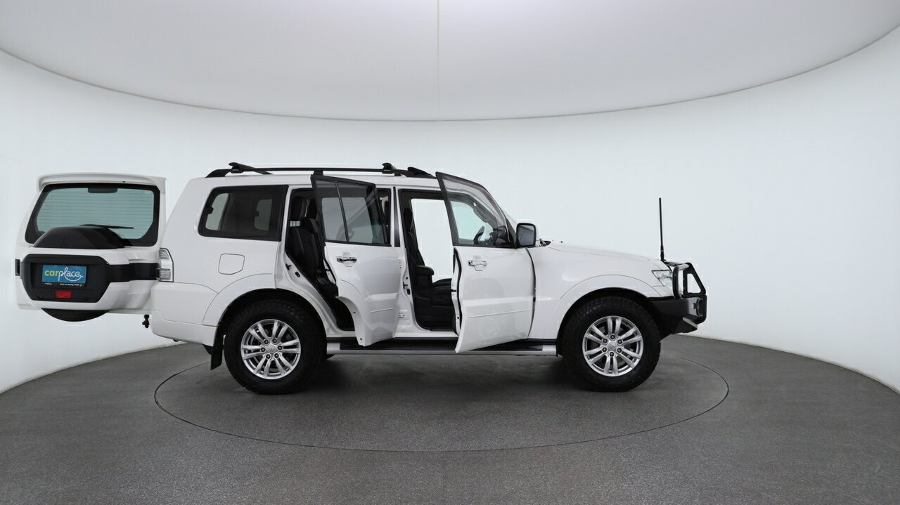 Mitsubishi Pajero image 4