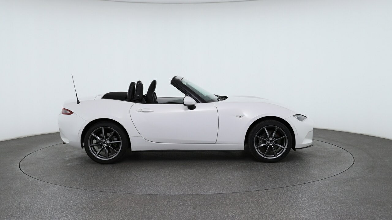 Mazda Mx-5 image 3