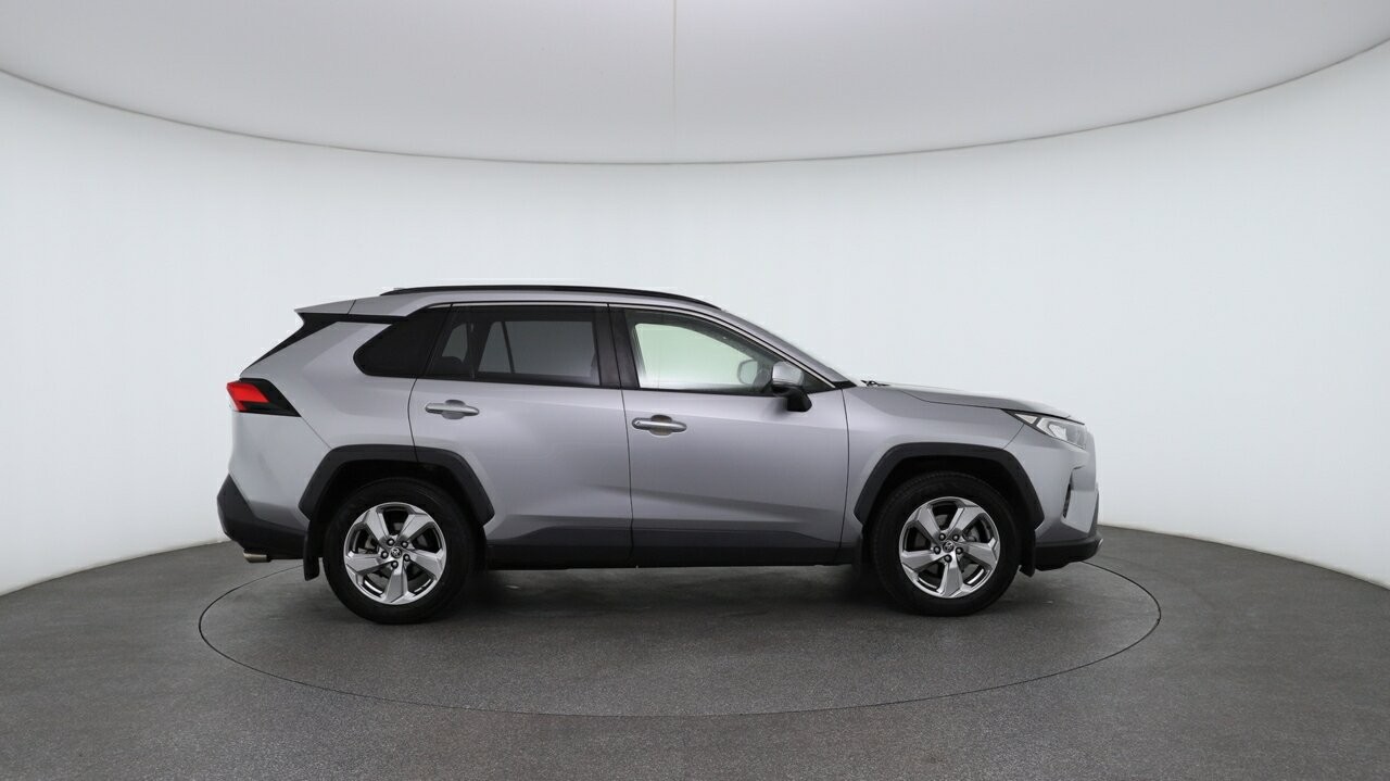 Toyota Rav4 image 3