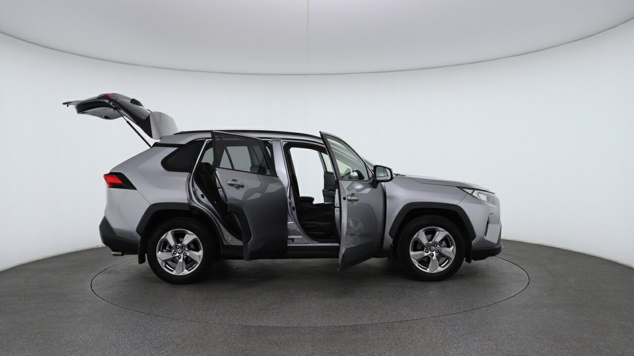 Toyota Rav4 image 4