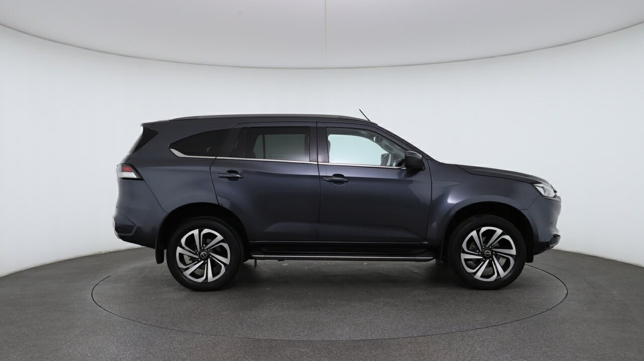 Isuzu Mu-x image 3