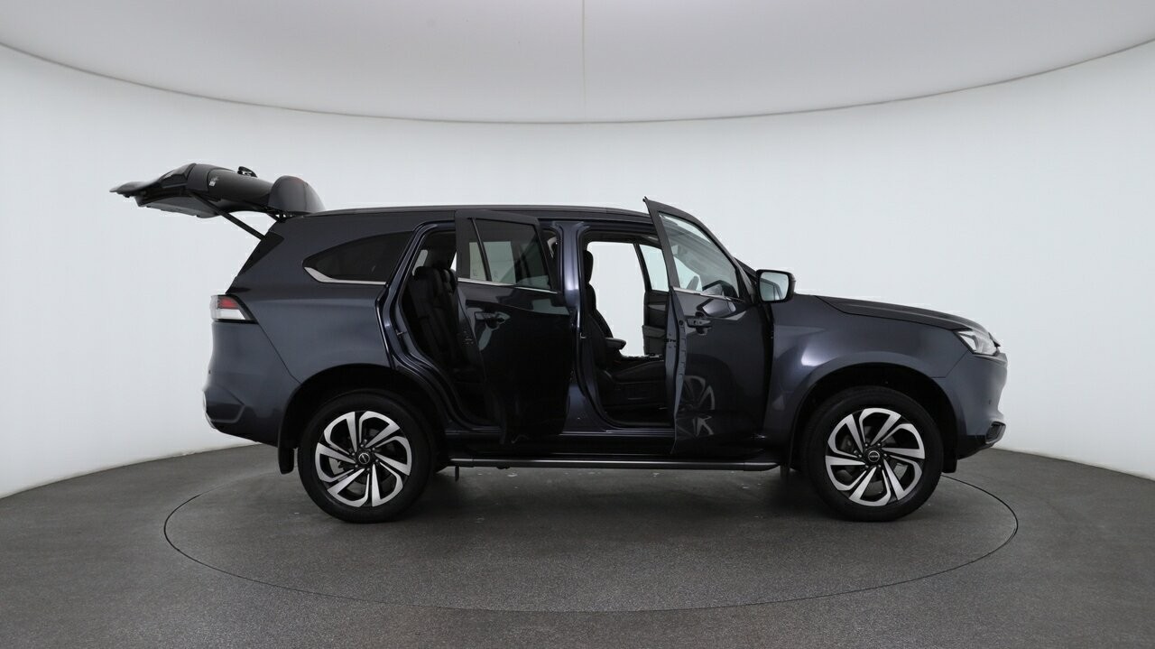 Isuzu Mu-x image 4