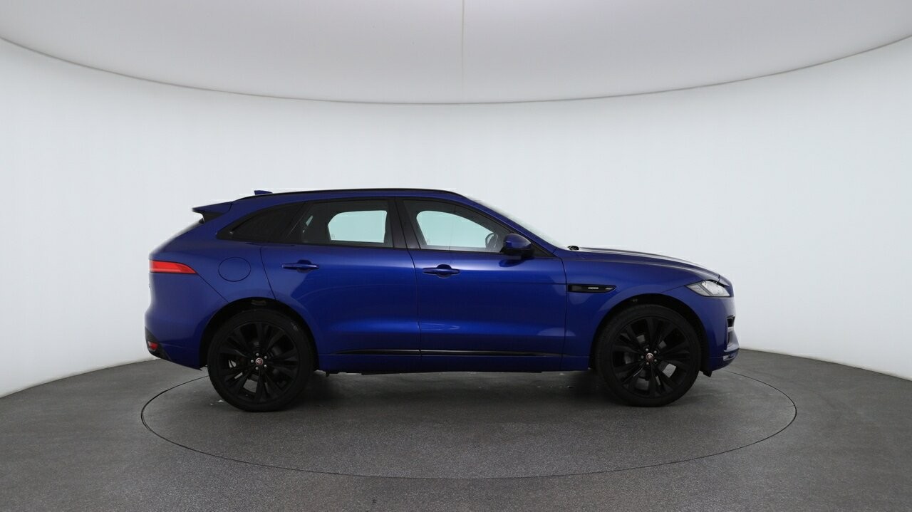 Jaguar F-pace image 3
