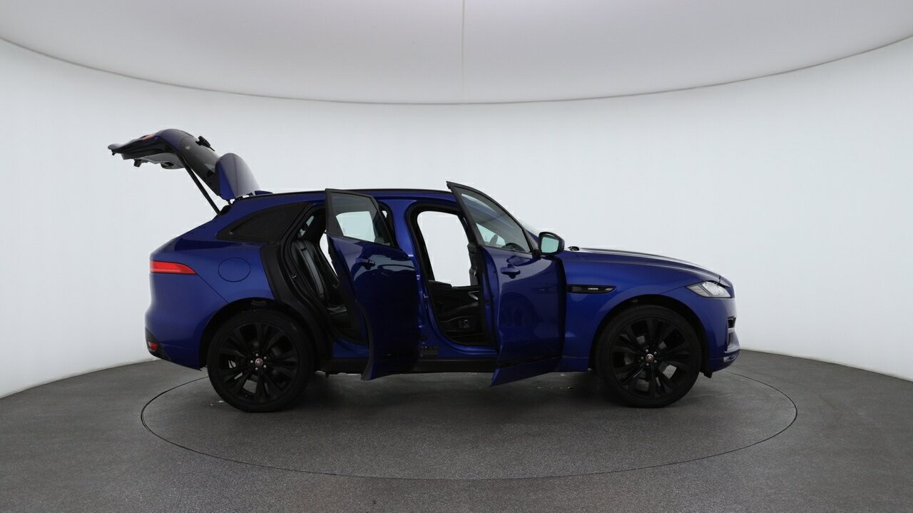 Jaguar F-pace image 4