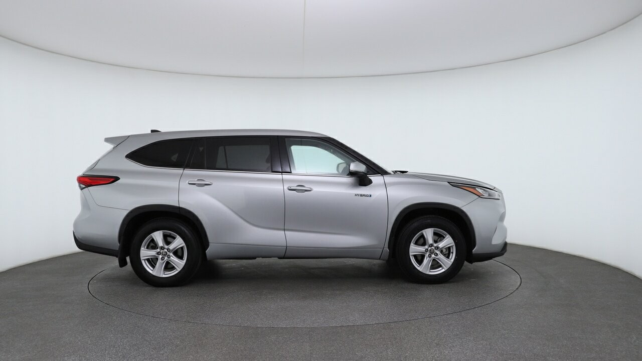 Toyota Kluger image 3