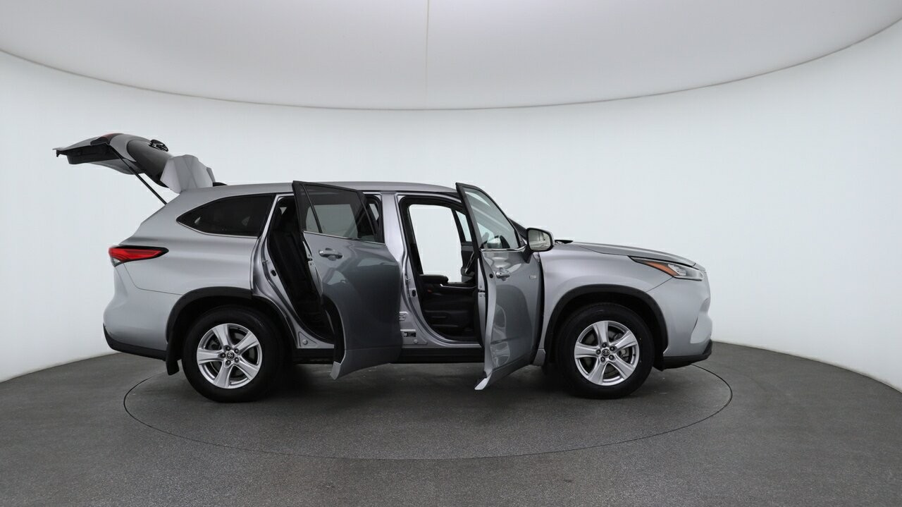 Toyota Kluger image 4