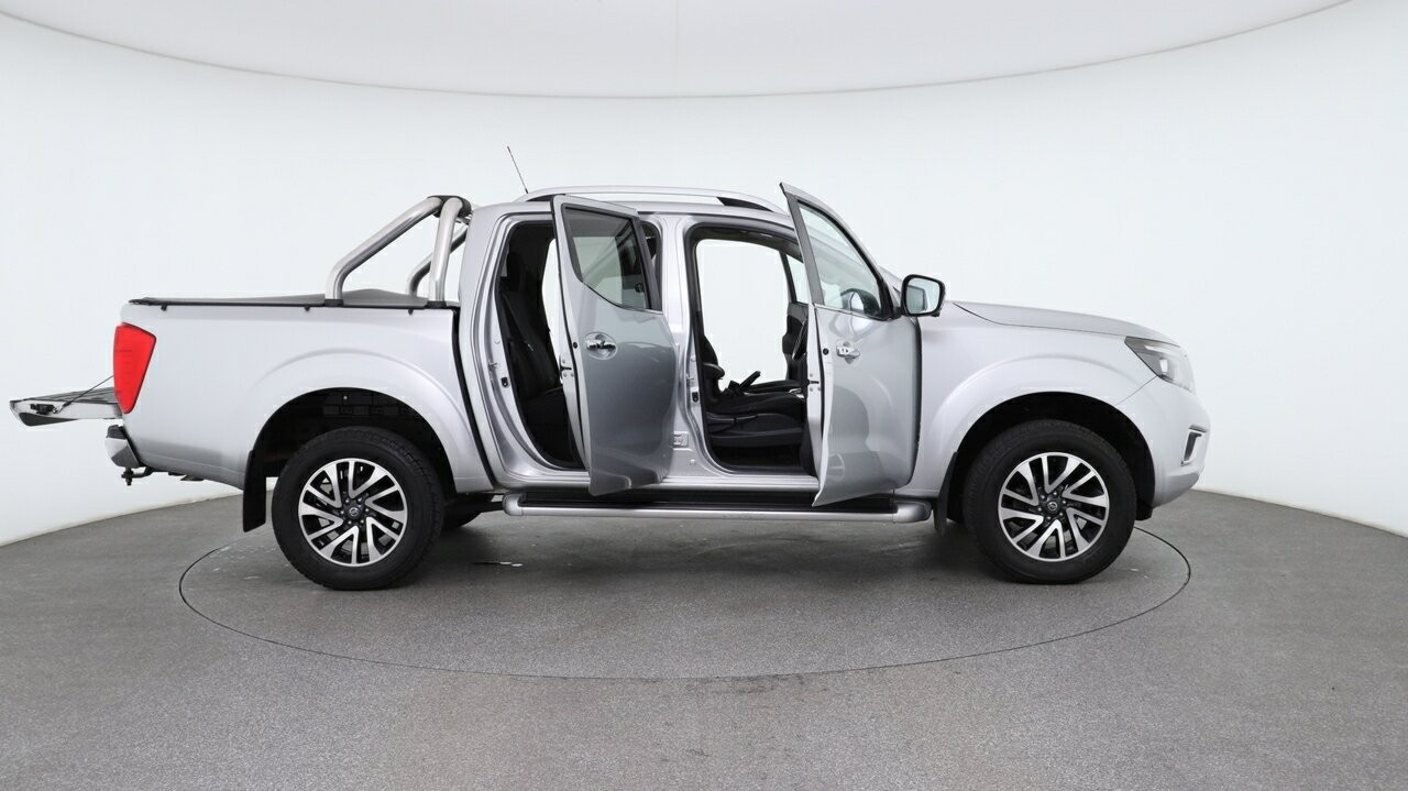 Nissan Navara image 4