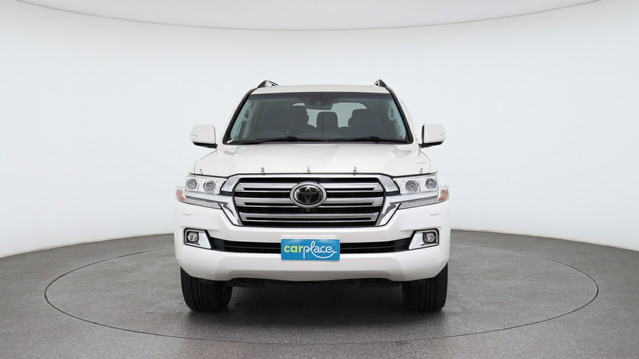 Toyota Landcruiser image 2