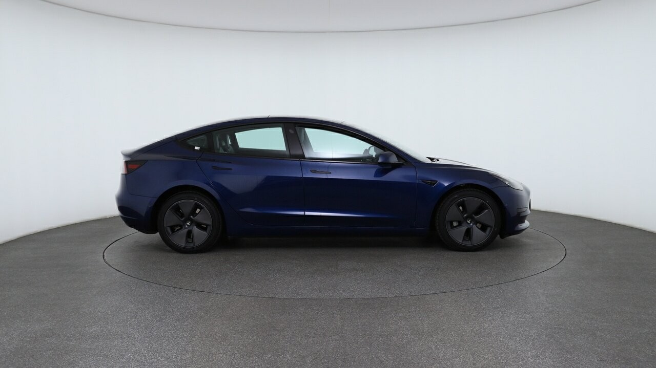 Tesla Model 3 image 3