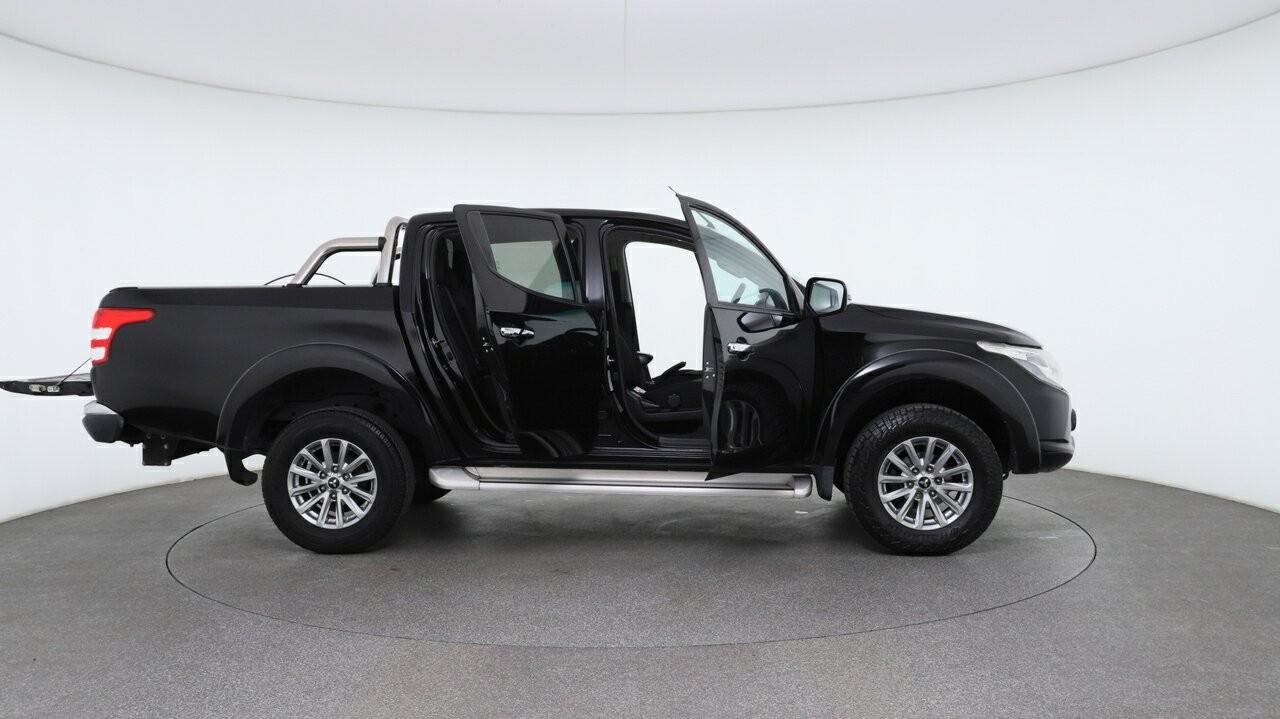 Mitsubishi Triton image 4