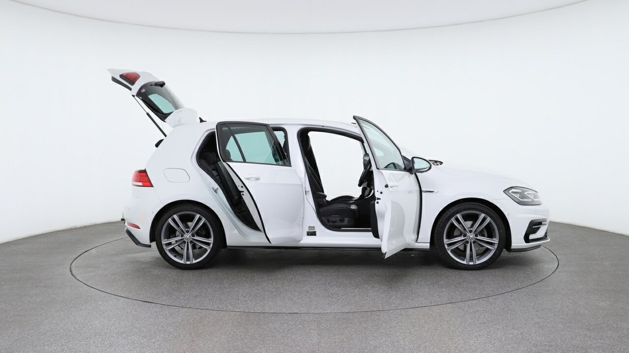 Volkswagen Golf image 4