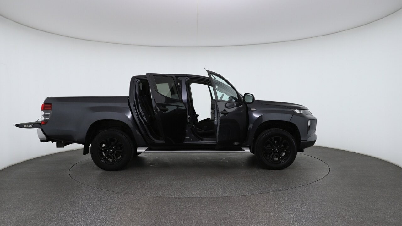 Mitsubishi Triton image 4