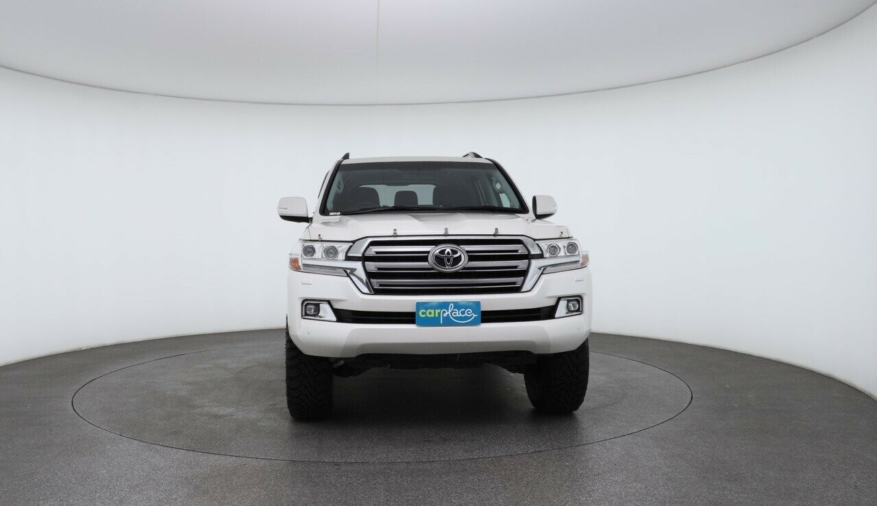 Toyota Landcruiser image 2