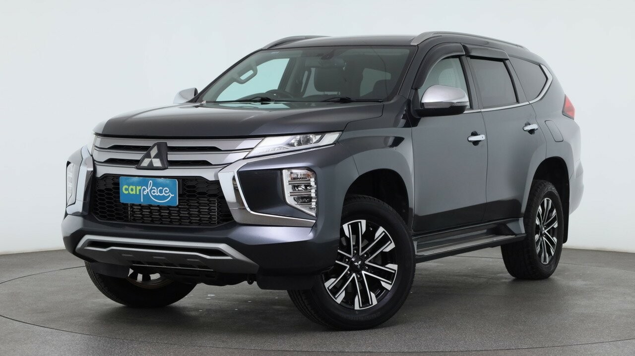 Mitsubishi Pajero Sport image 1