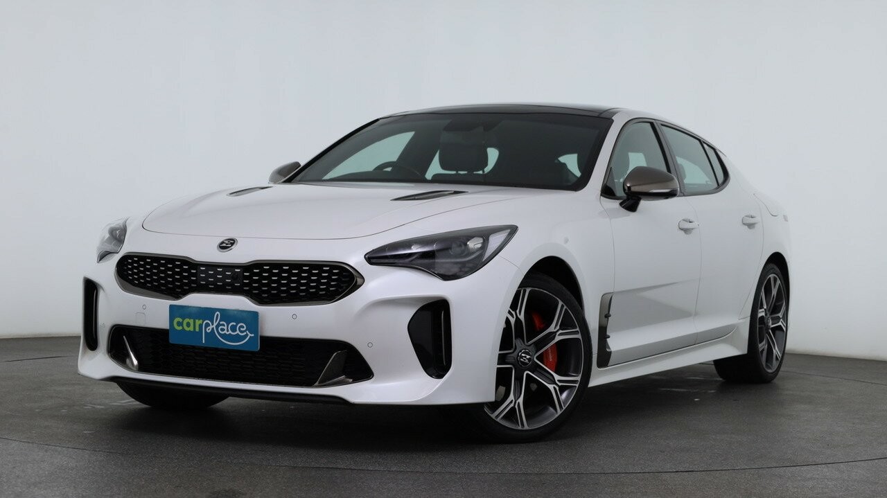 Kia Stinger image 1