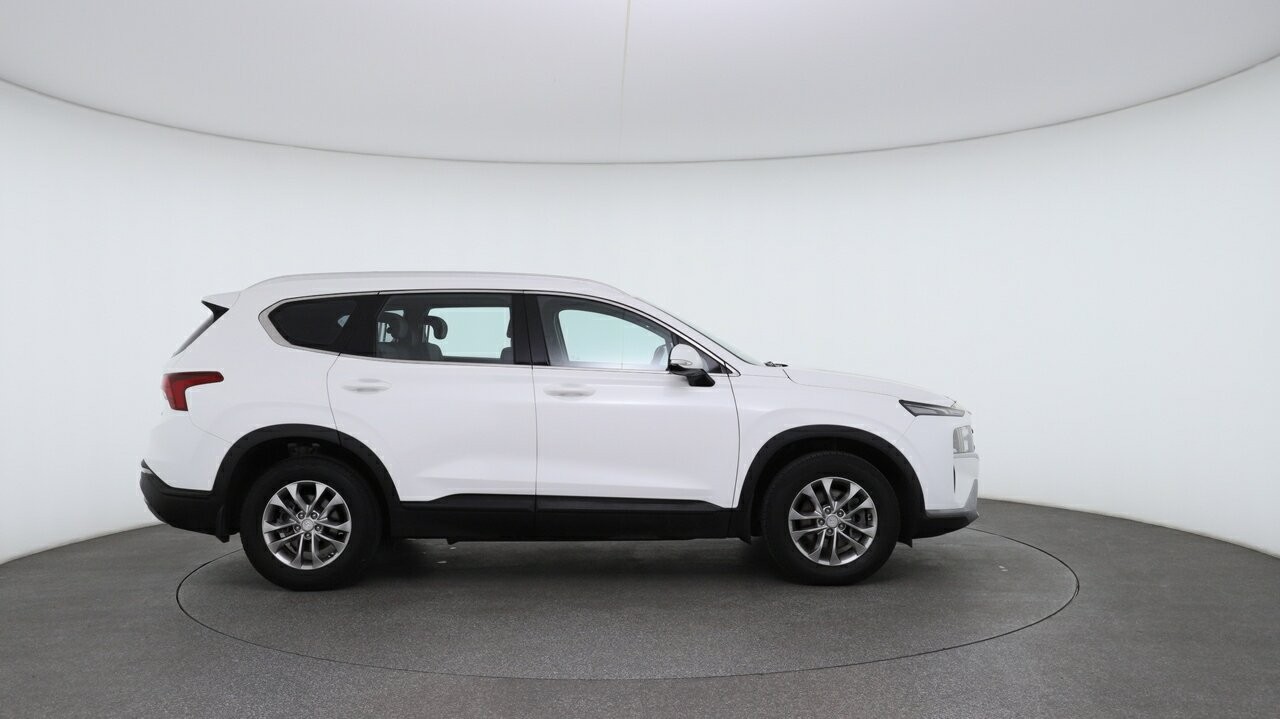 Hyundai Santa Fe image 3