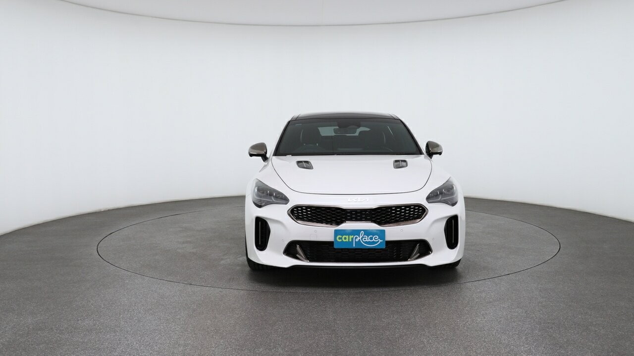 Kia Stinger image 2