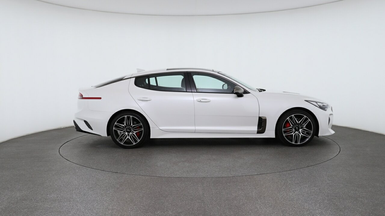 Kia Stinger image 3