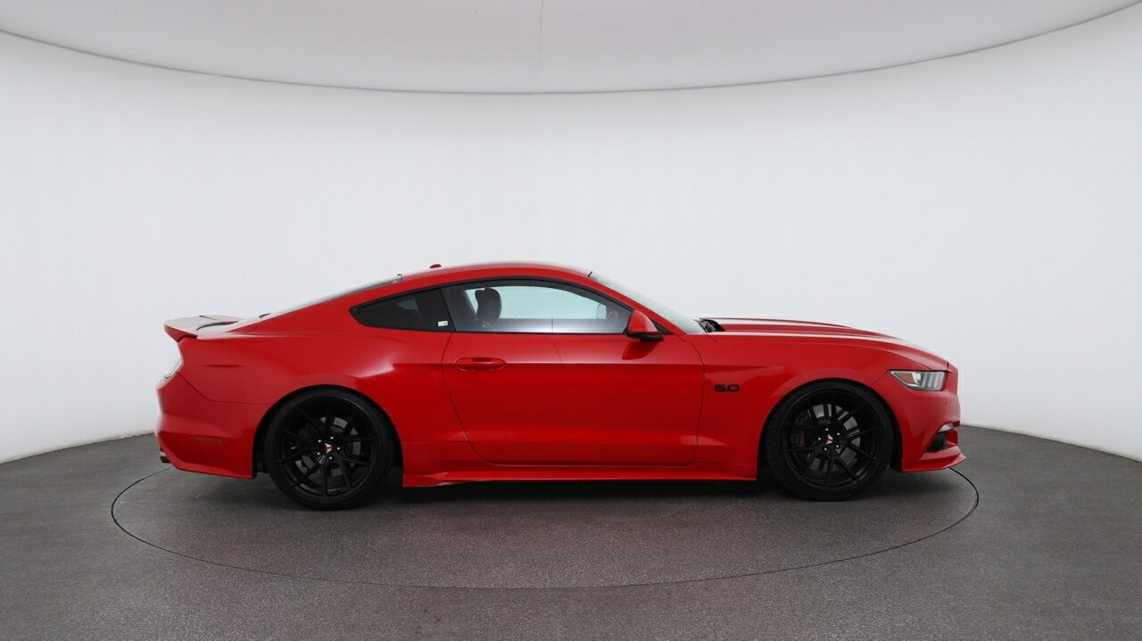 Ford Mustang image 4