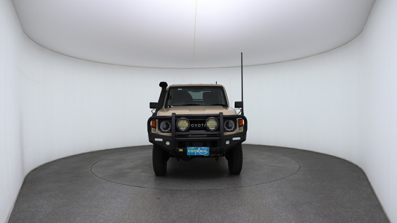 Toyota Landcruiser image 2