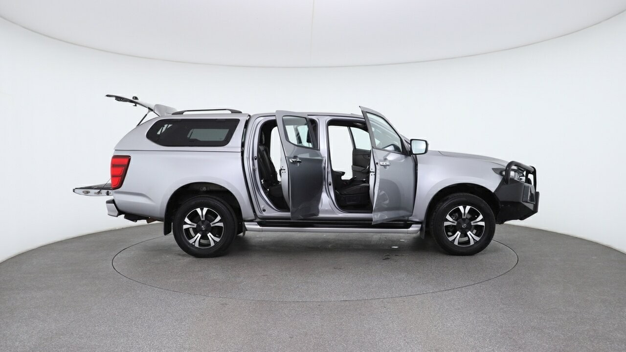 Mazda Bt-50 image 4