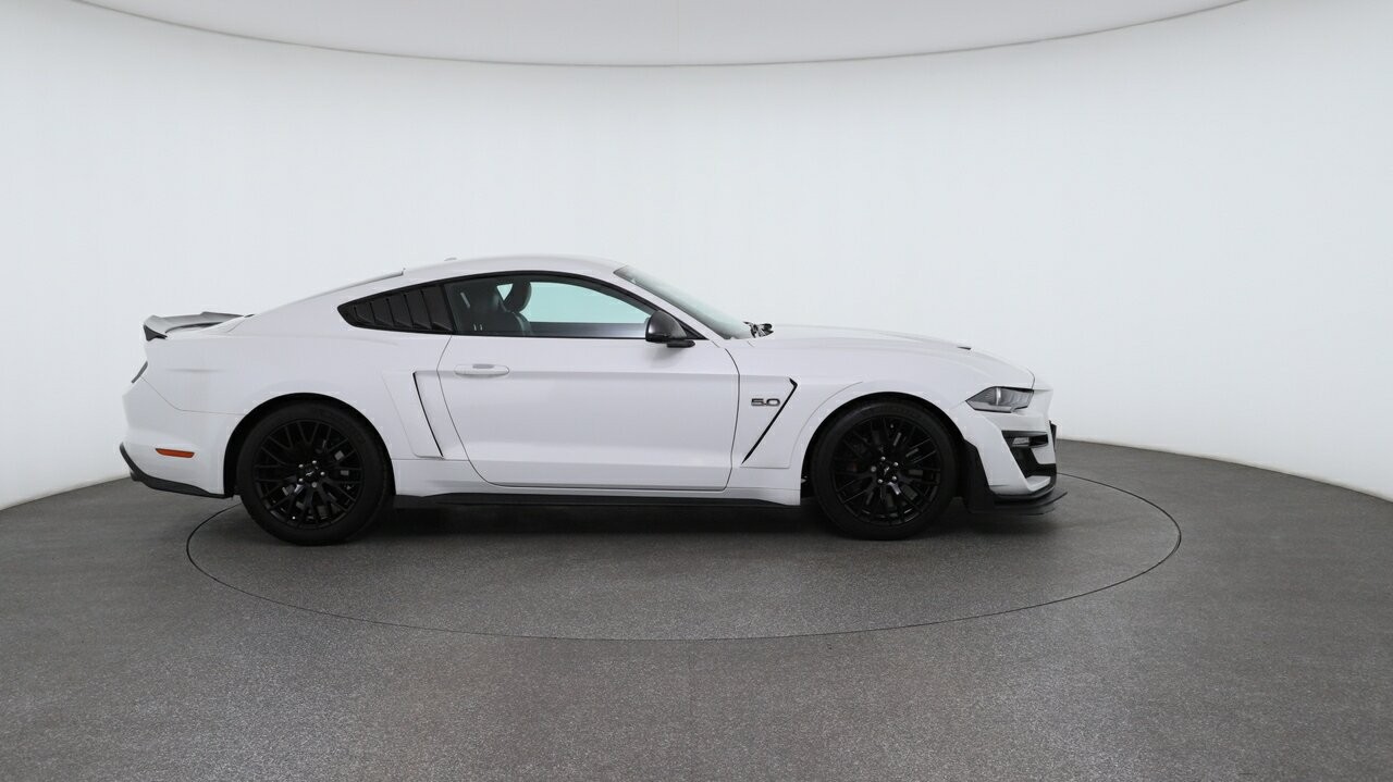 Ford Mustang image 4