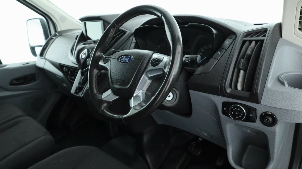Ford Transit image 4