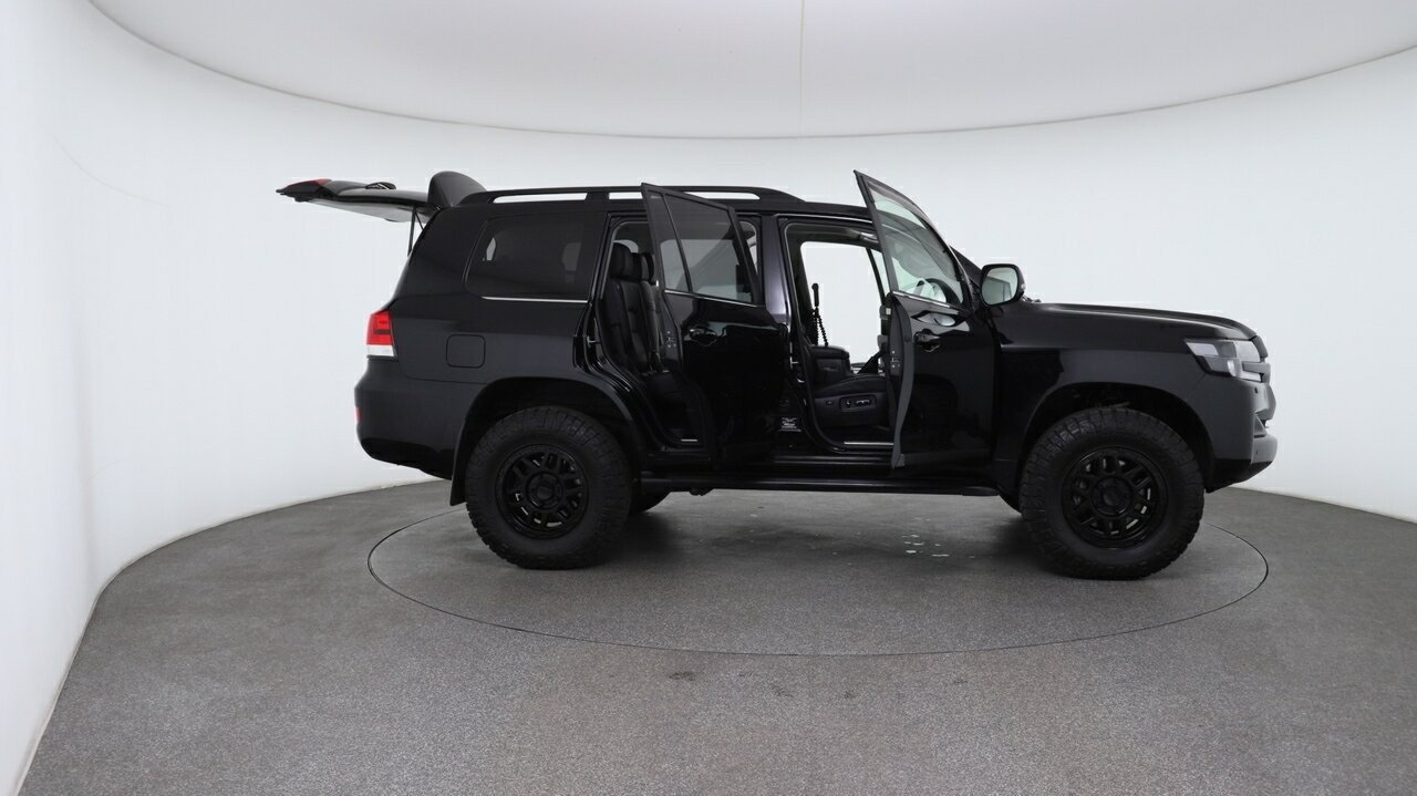 Toyota Landcruiser image 4