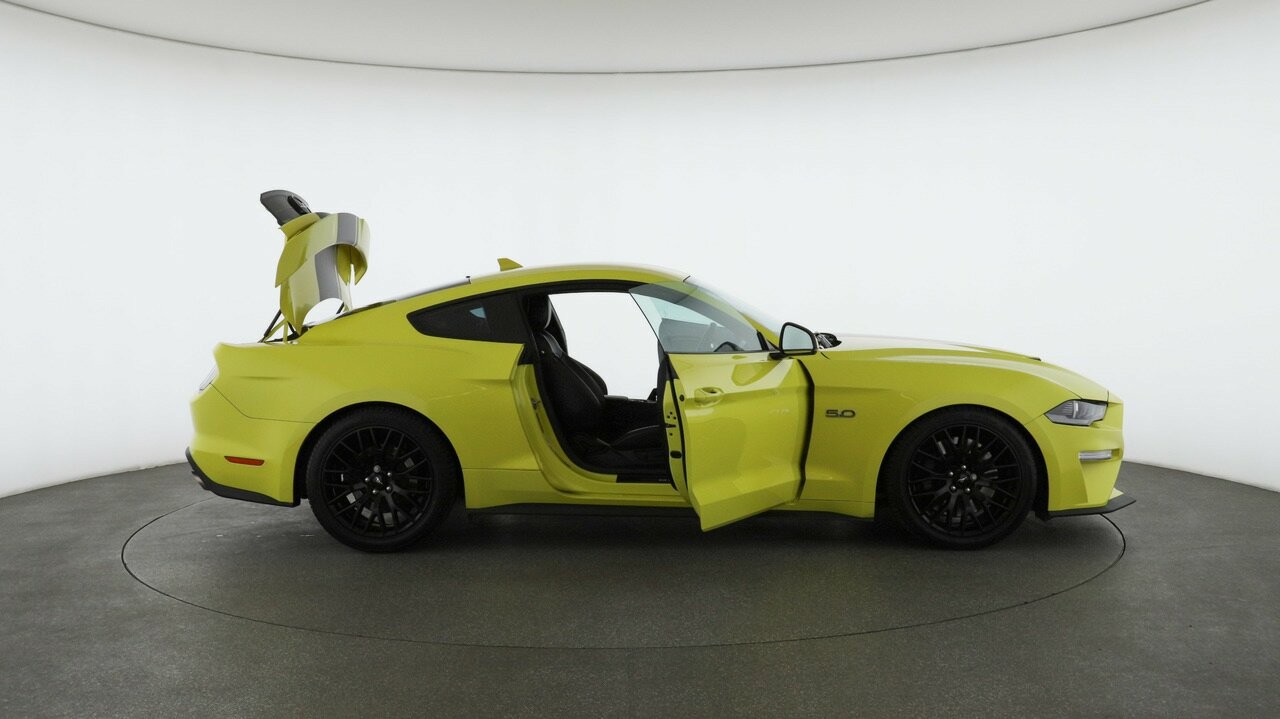 Ford Mustang image 4