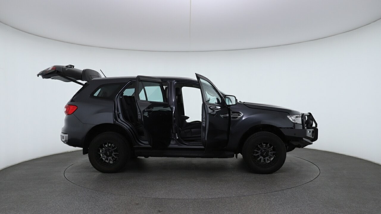 Ford Everest image 4