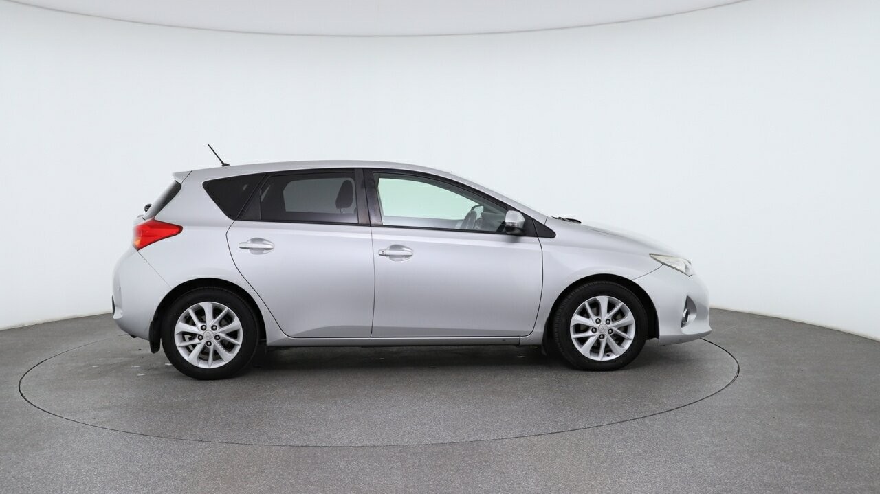Toyota Corolla image 3