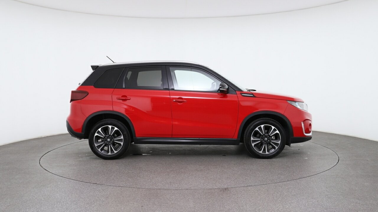 Suzuki Vitara image 3