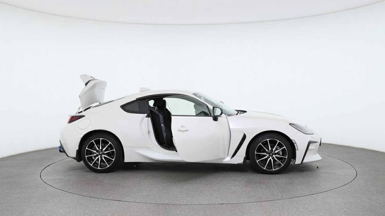 Toyota Gr86 image 4