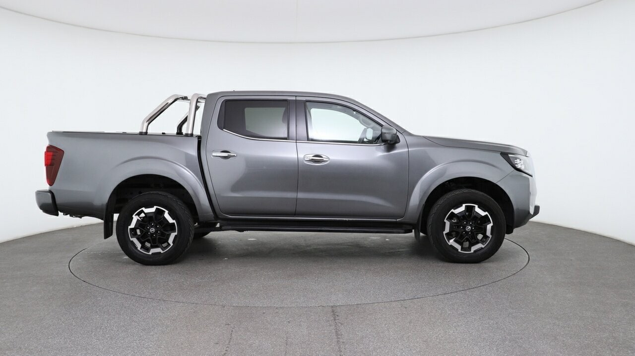 Nissan Navara image 3