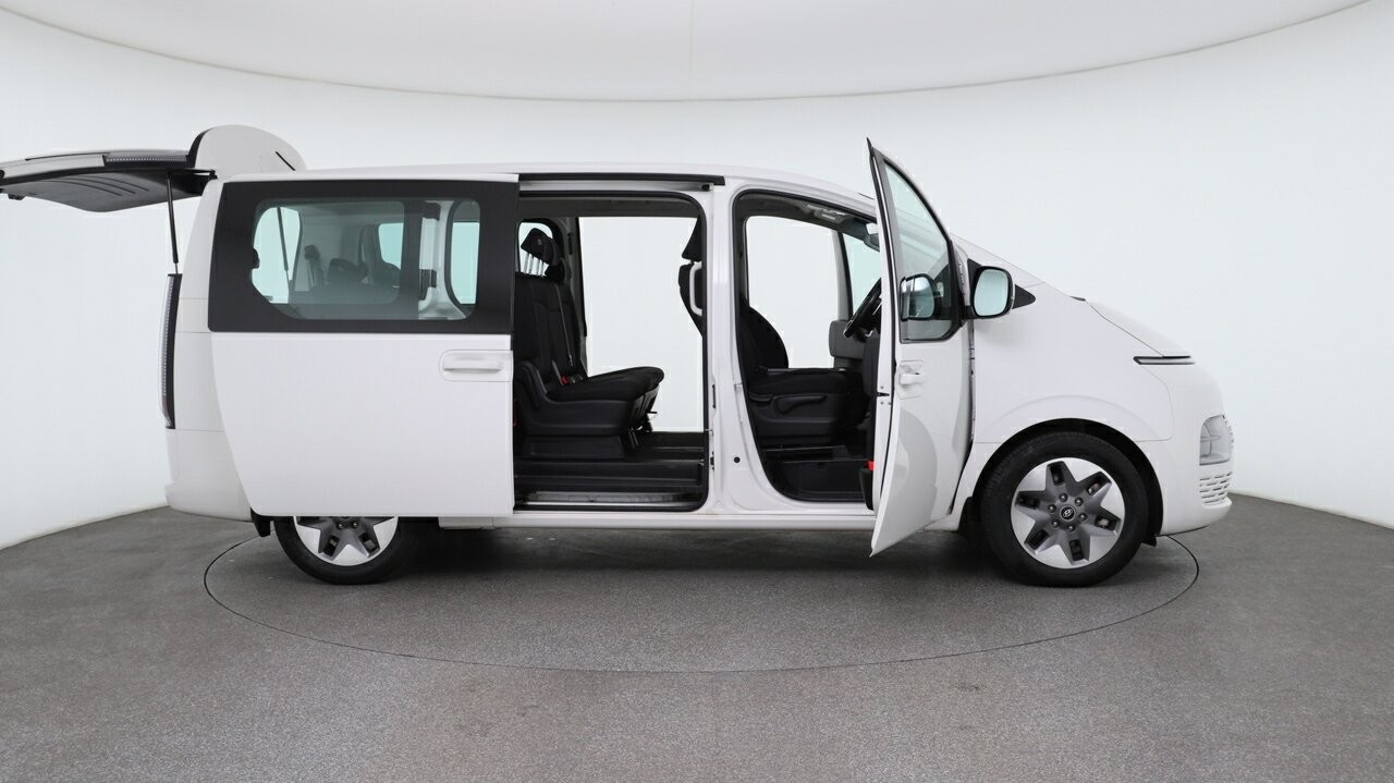 Hyundai Staria image 4