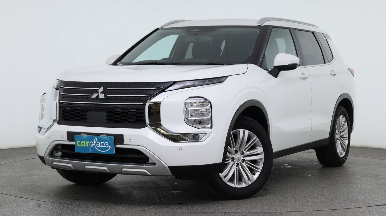 Mitsubishi Outlander image 1
