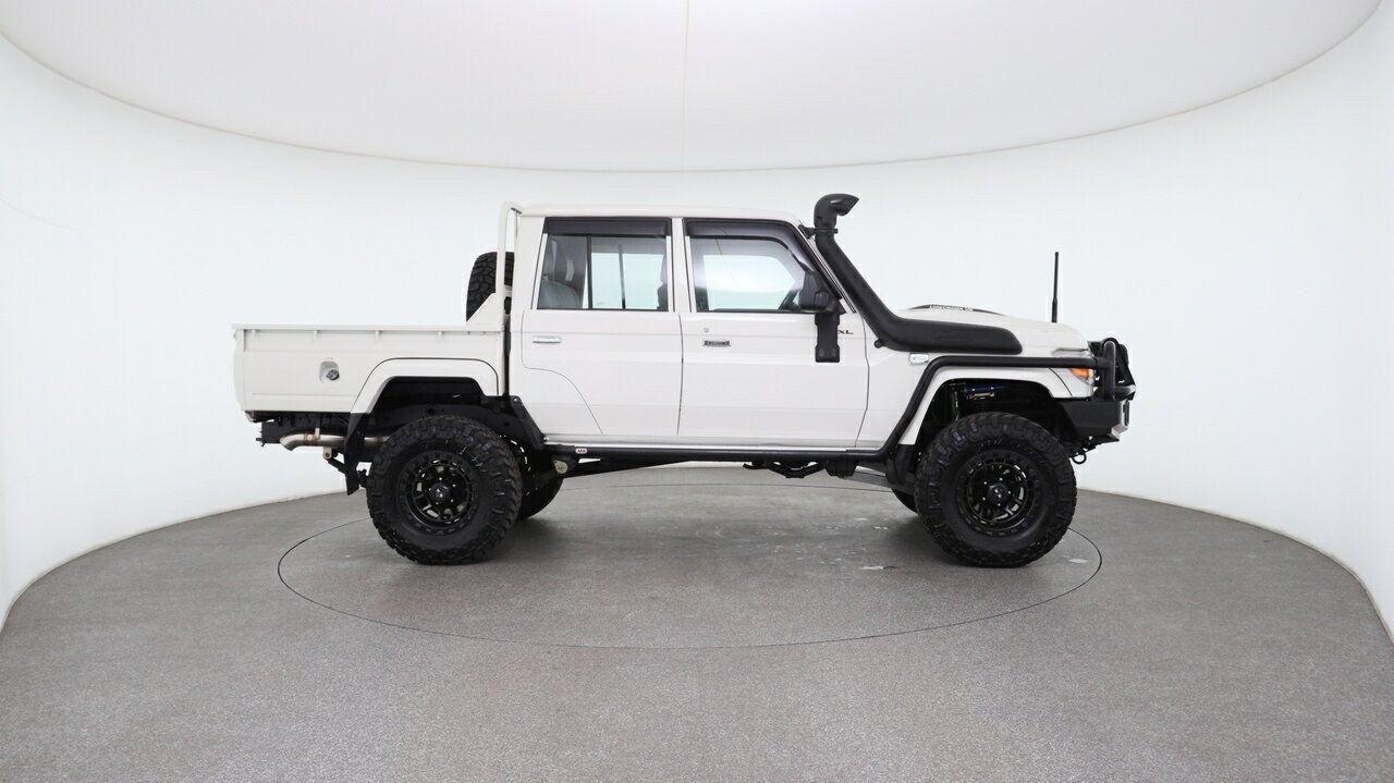 Toyota Landcruiser image 3