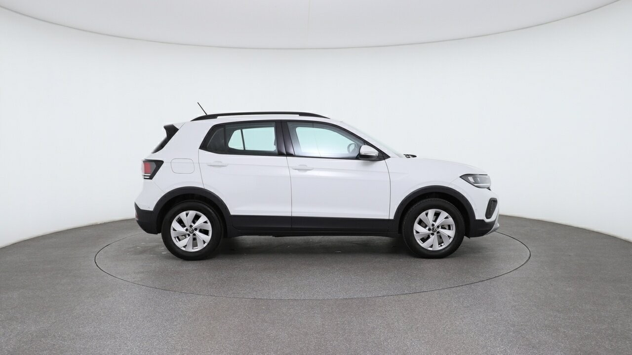 Volkswagen T-cross image 3