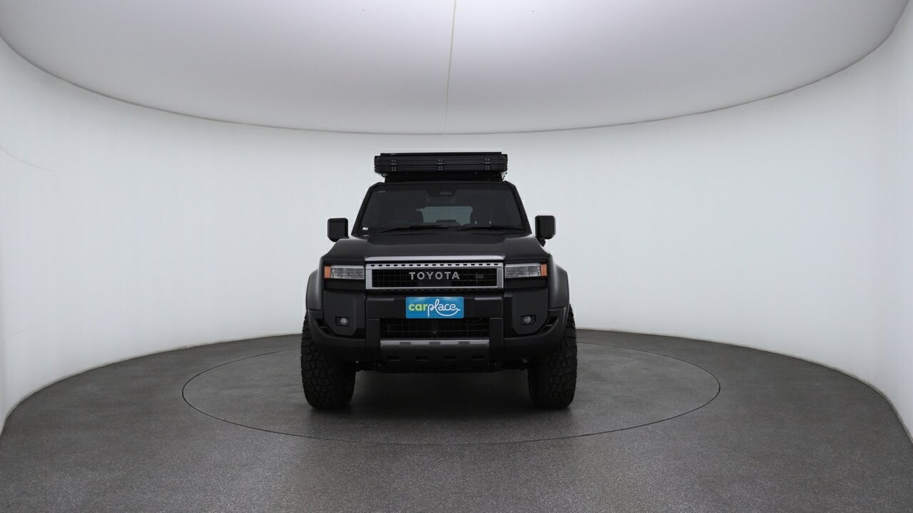 Toyota Landcruiser Prado image 3