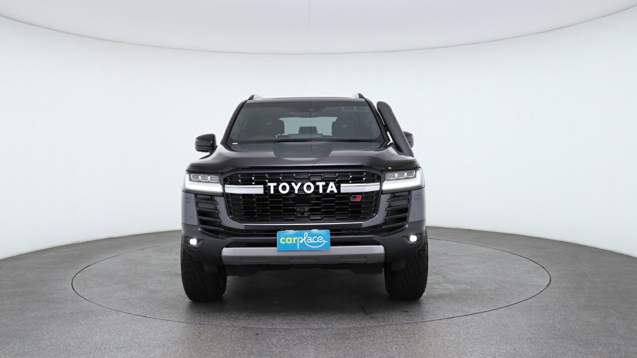Toyota Landcruiser image 2