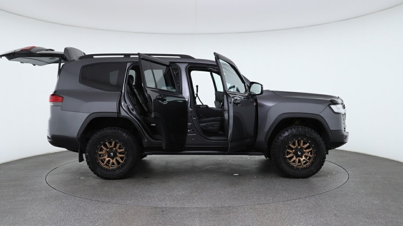 Toyota Landcruiser image 4
