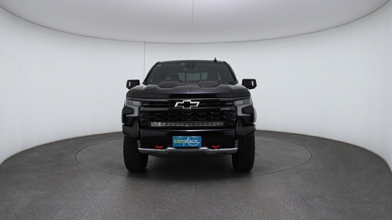 Chevrolet Silverado image 2