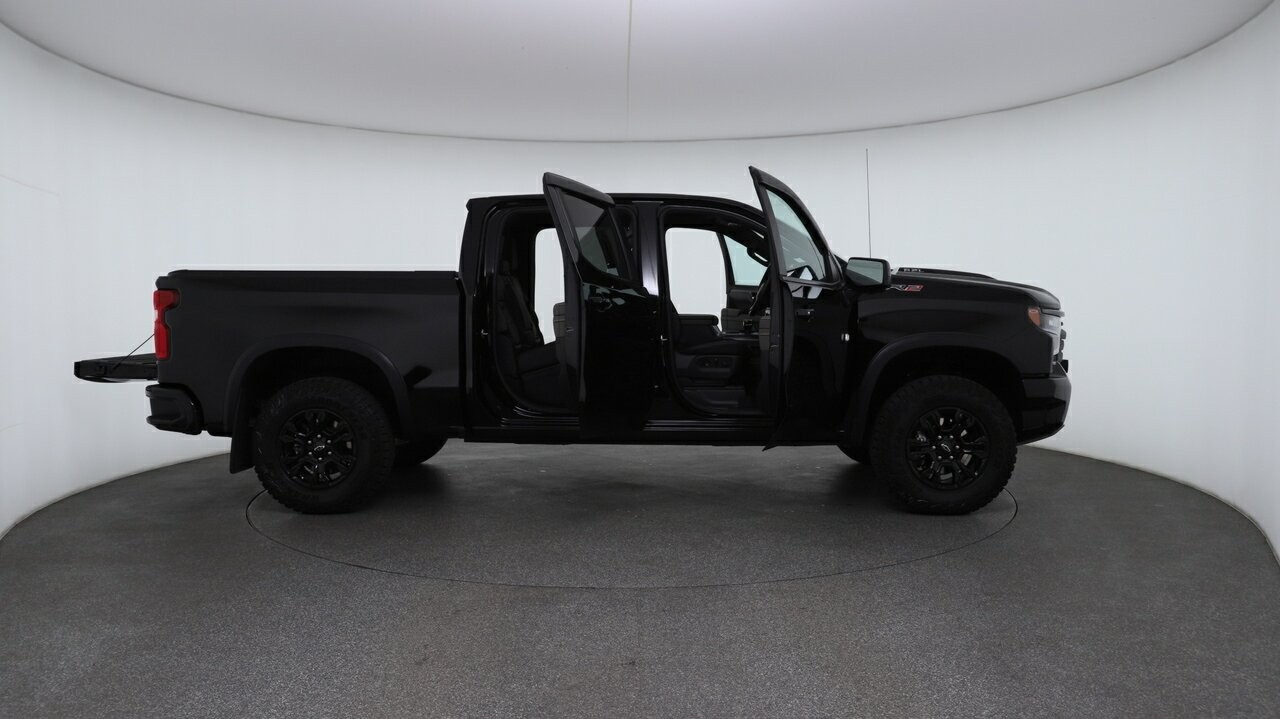 Chevrolet Silverado image 4